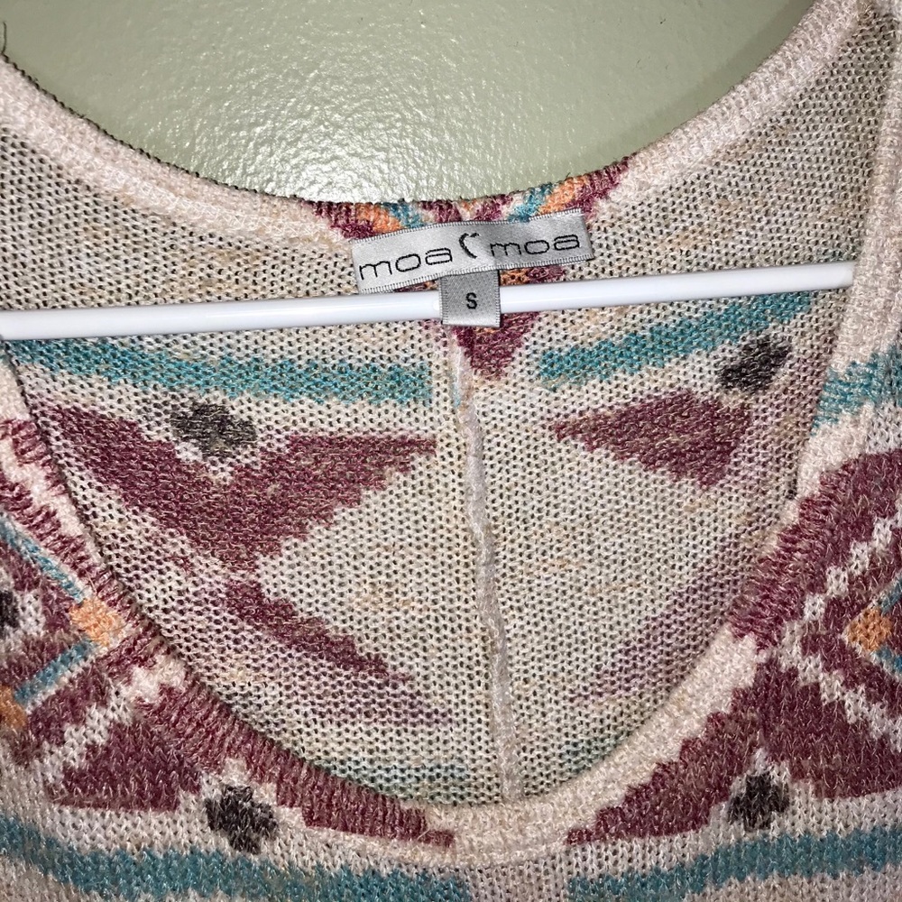 Tribal pattern top - Picture 2 of 4